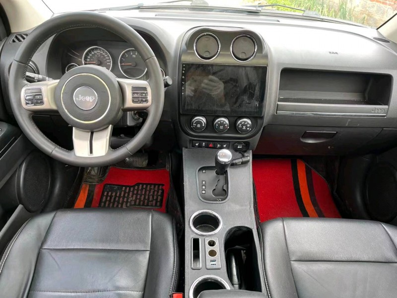 青岛13年Jeep指南者5