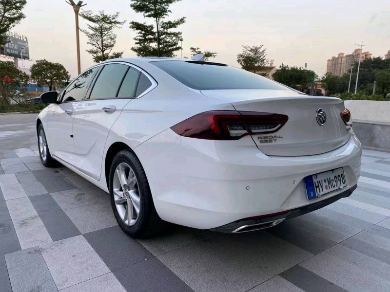 枣庄22年别克君威6