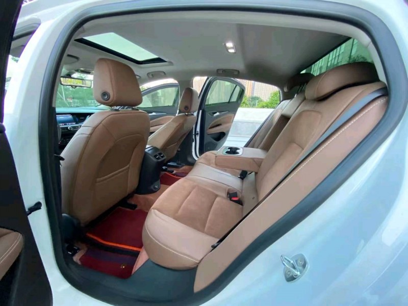 枣庄22年别克君威8