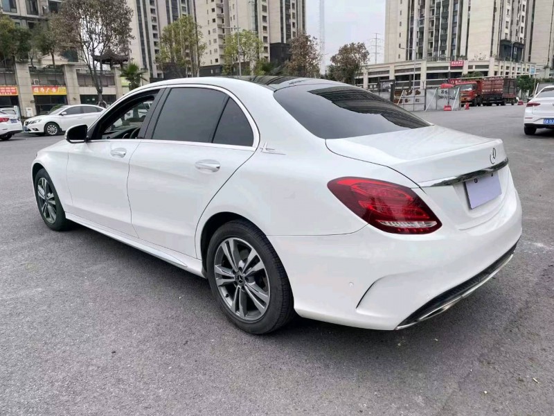 重庆17年奔驰C8
