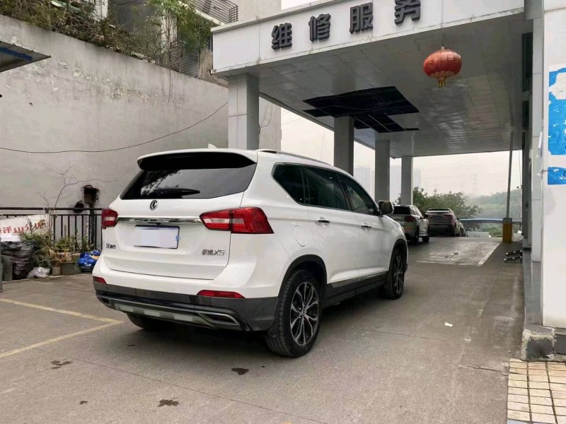 重庆17年东风景逸2