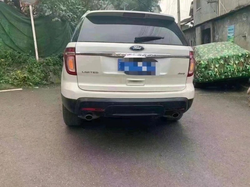 重庆15年福特探险者2