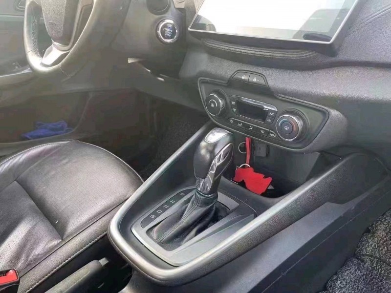 宜昌17年福特福睿斯5