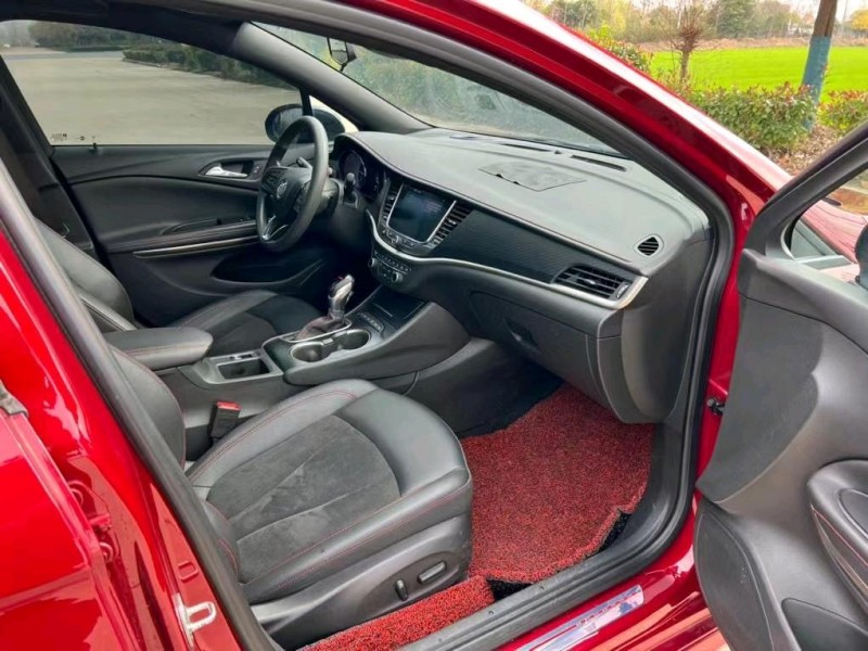 盐城20年别克威朗9