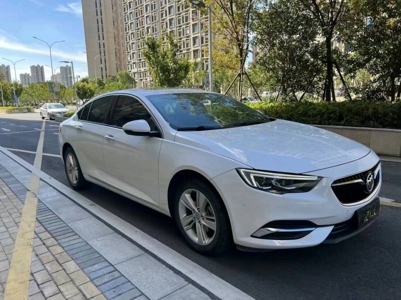 苏州18年别克君威2