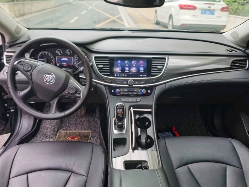 苏州20年别克君越4