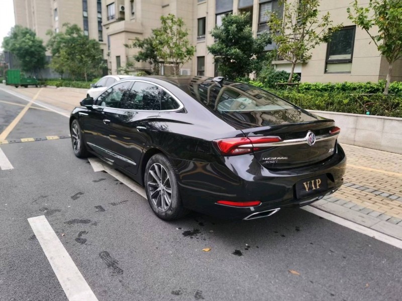 苏州20年别克君越7