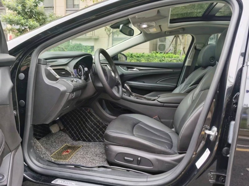 苏州20年别克君越6