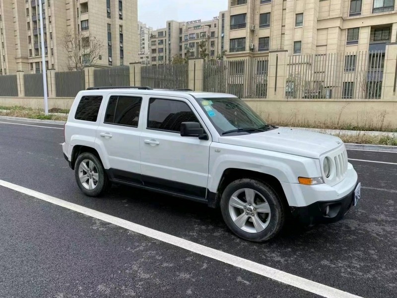 苏州14年Jeep自由客2