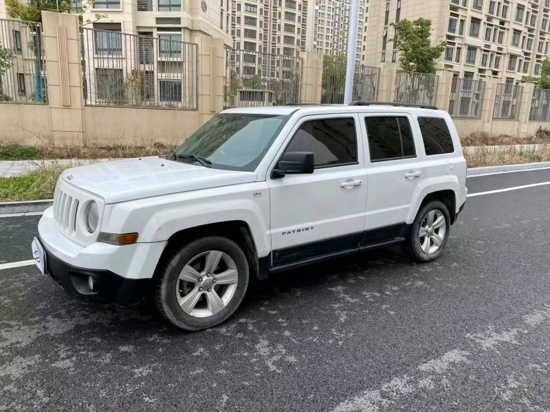 苏州14年Jeep自由客3