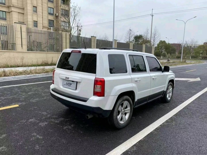 苏州14年Jeep自由客7