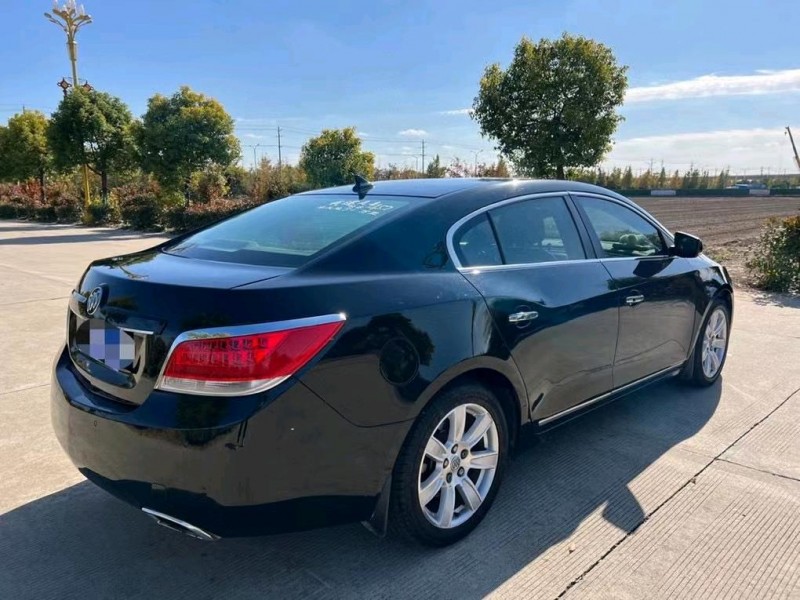 盐城10年别克君越4