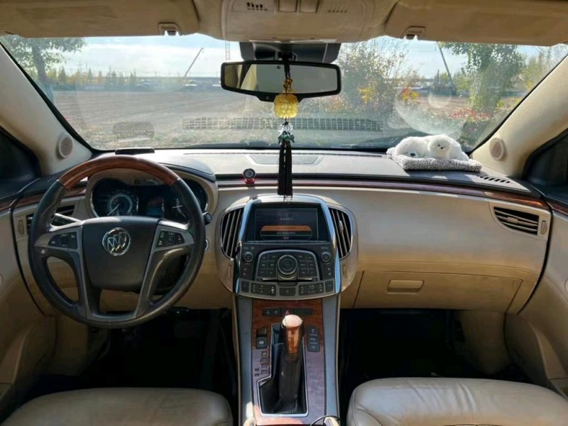 盐城10年别克君越8