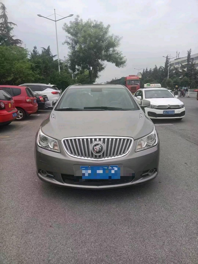 潍坊11年别克君越1