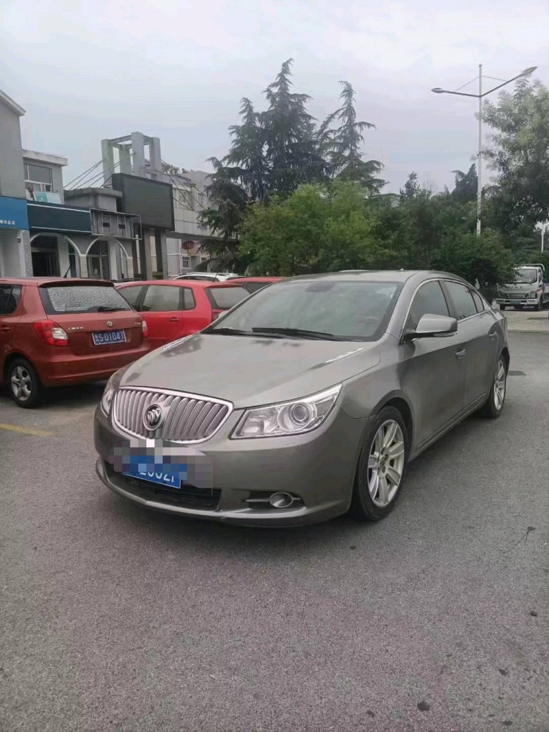 潍坊11年别克君越3