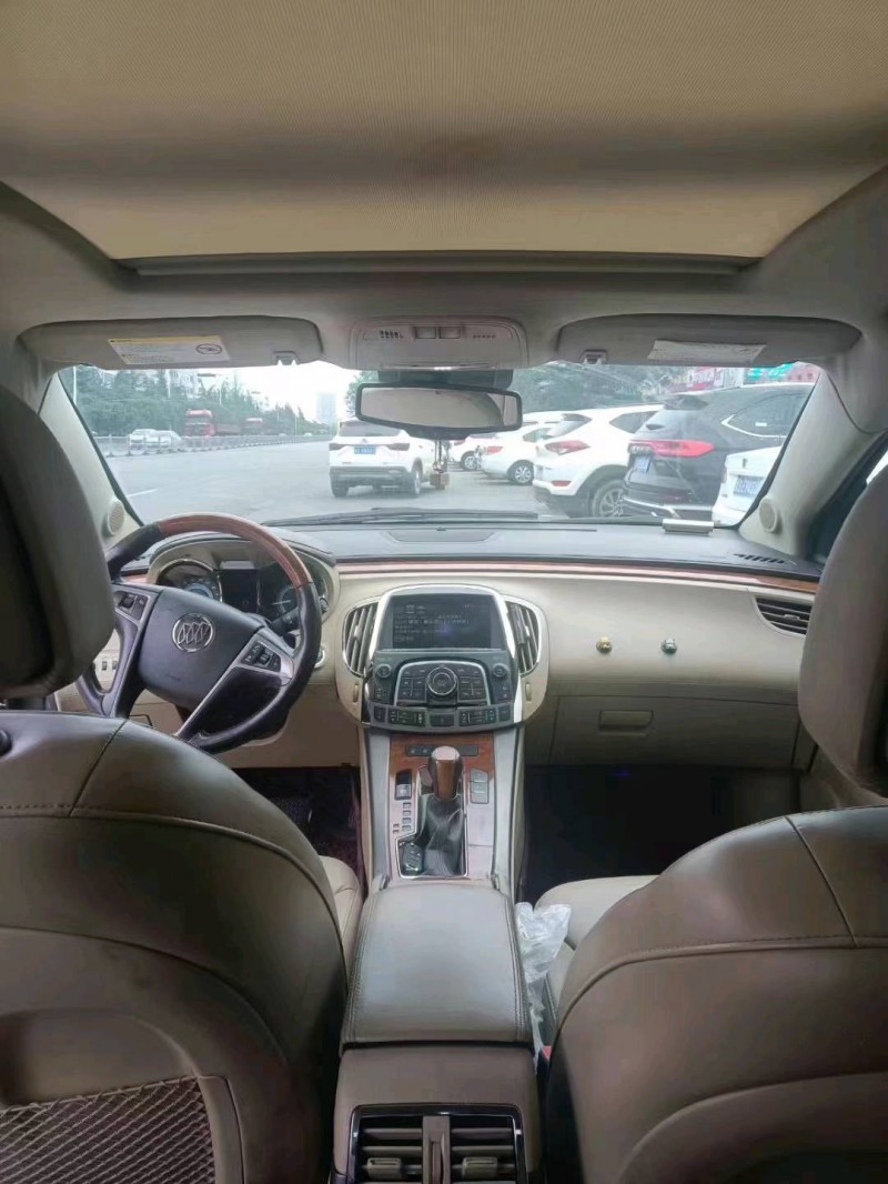 潍坊11年别克君越5