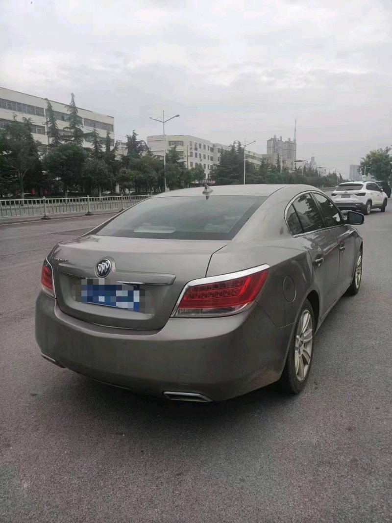 潍坊11年别克君越8