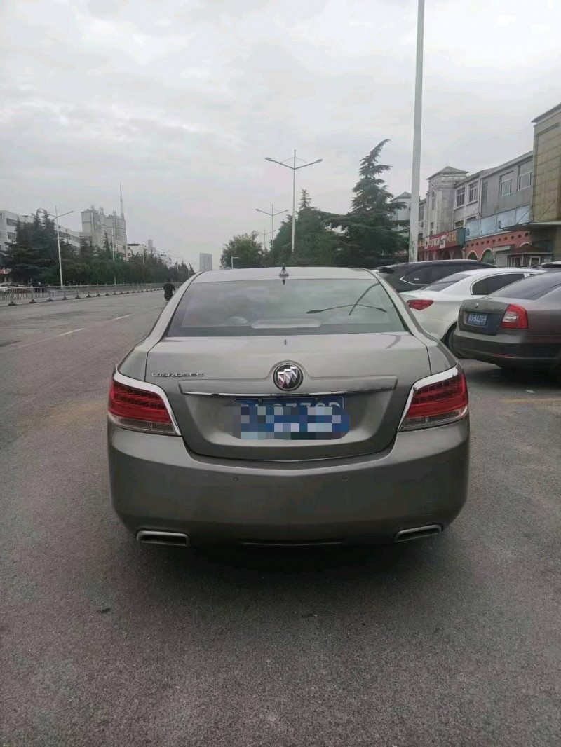 潍坊11年别克君越9