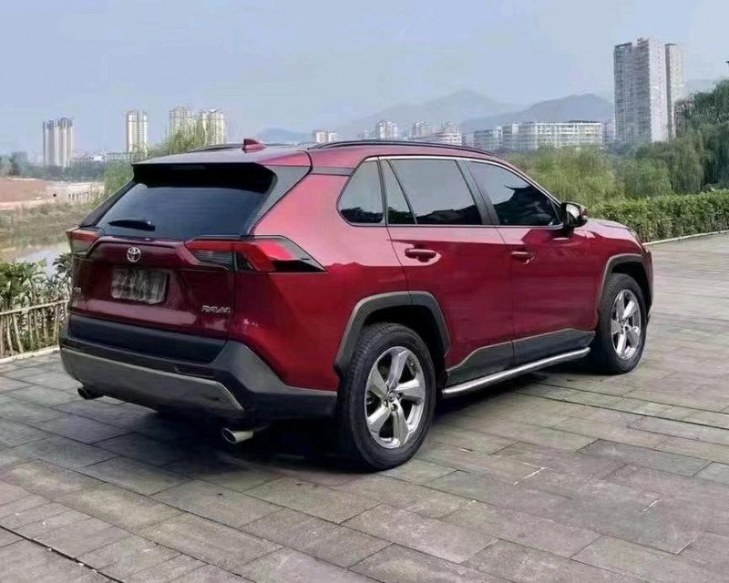 重庆20年丰田RAV44