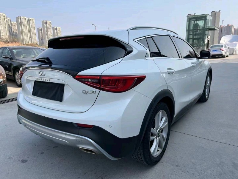 宜昌17年英菲尼迪QX302