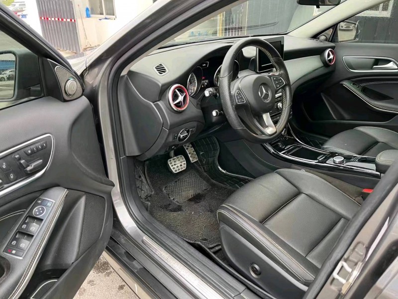 宜昌17年奔驰GLA5