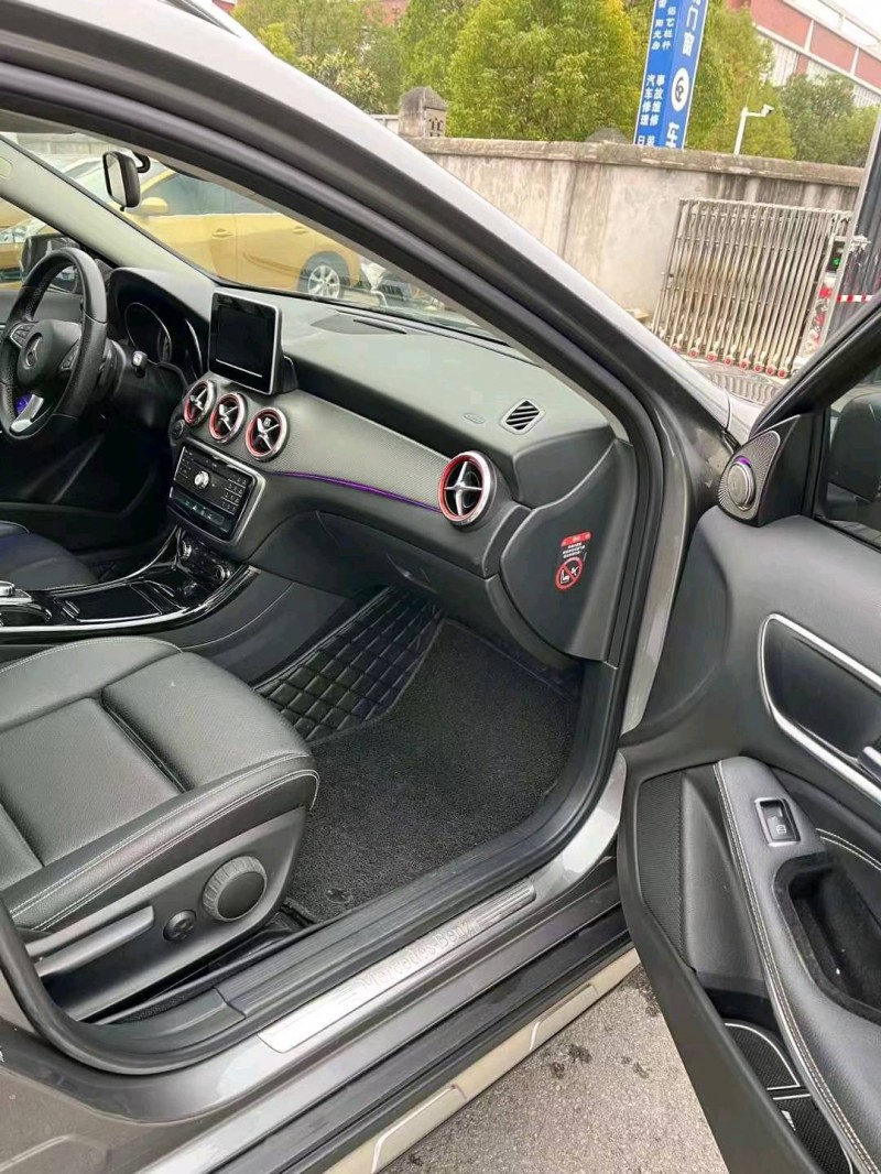 宜昌17年奔驰GLA8