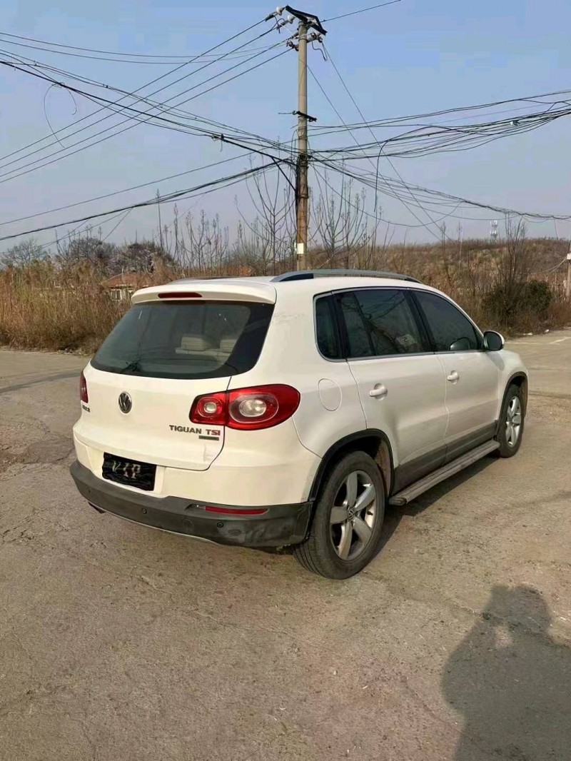 东营11年大众途观7