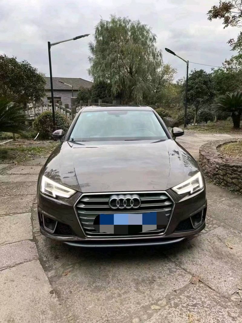 嘉兴19年奥迪A4L1