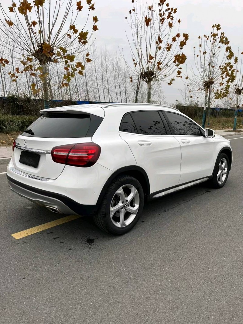 徐州18年奔驰GLA8