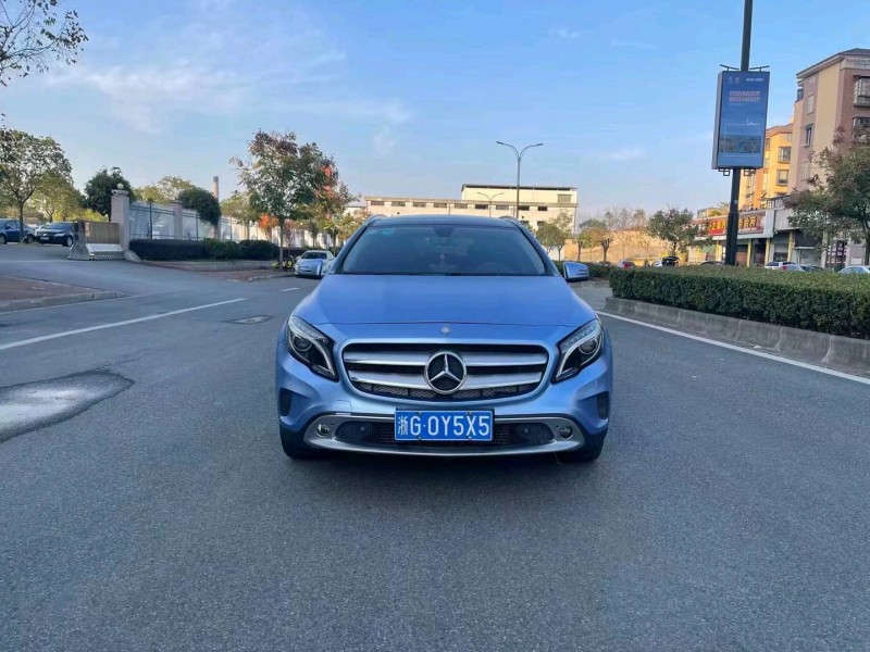 嘉兴16年奔驰CLA1