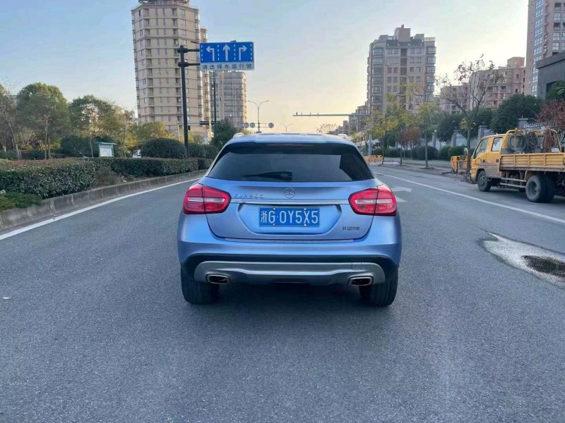 嘉兴16年奔驰CLA7