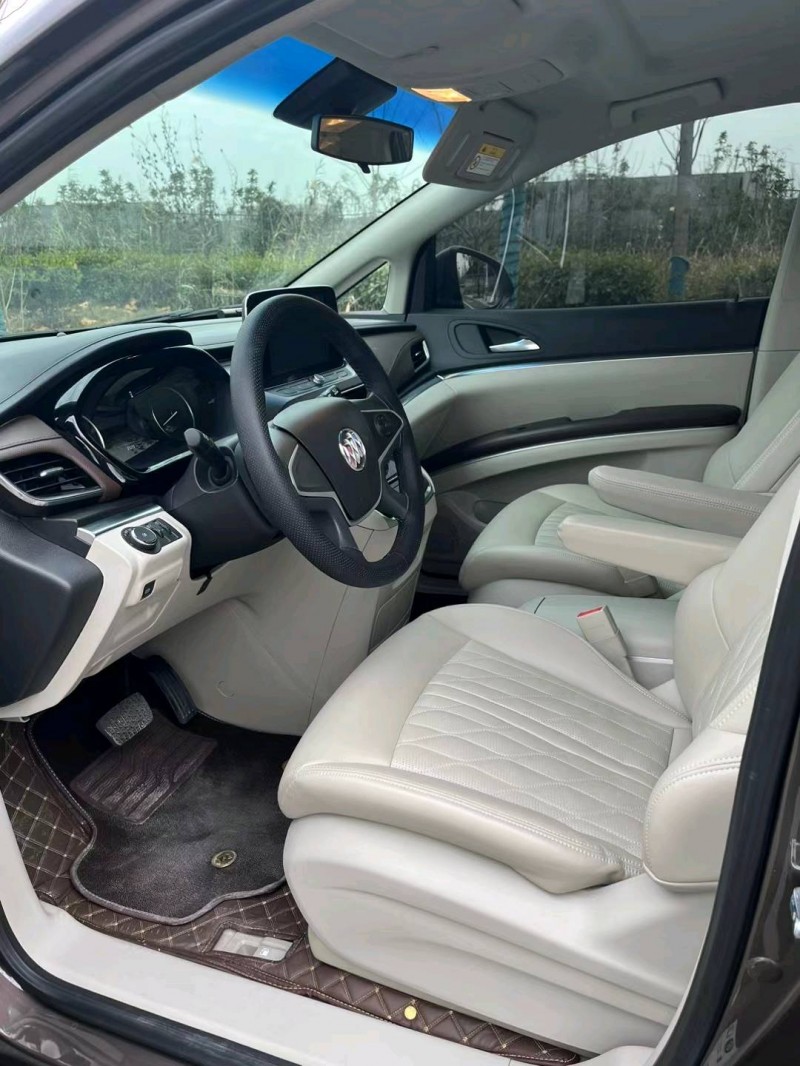 徐州22年别克GL82