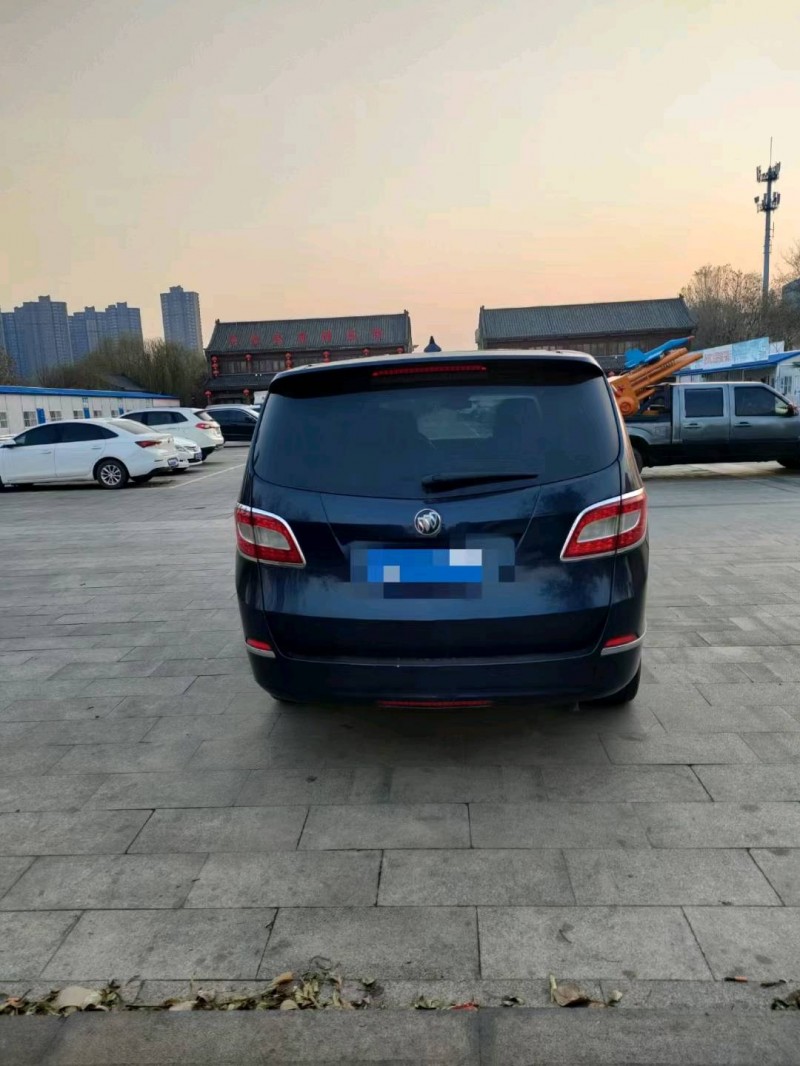 济南13年别克GL88