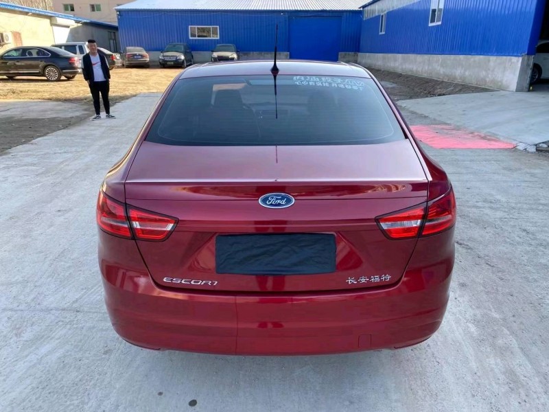 廊坊16年福特福睿斯9