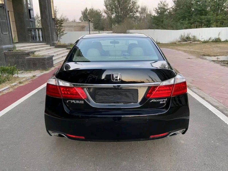 廊坊14年本田雅阁9