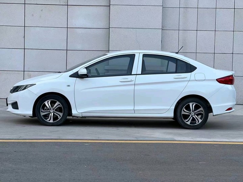 济宁17年本田锋范3