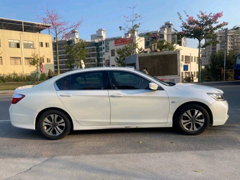 广州16年本田雅阁4