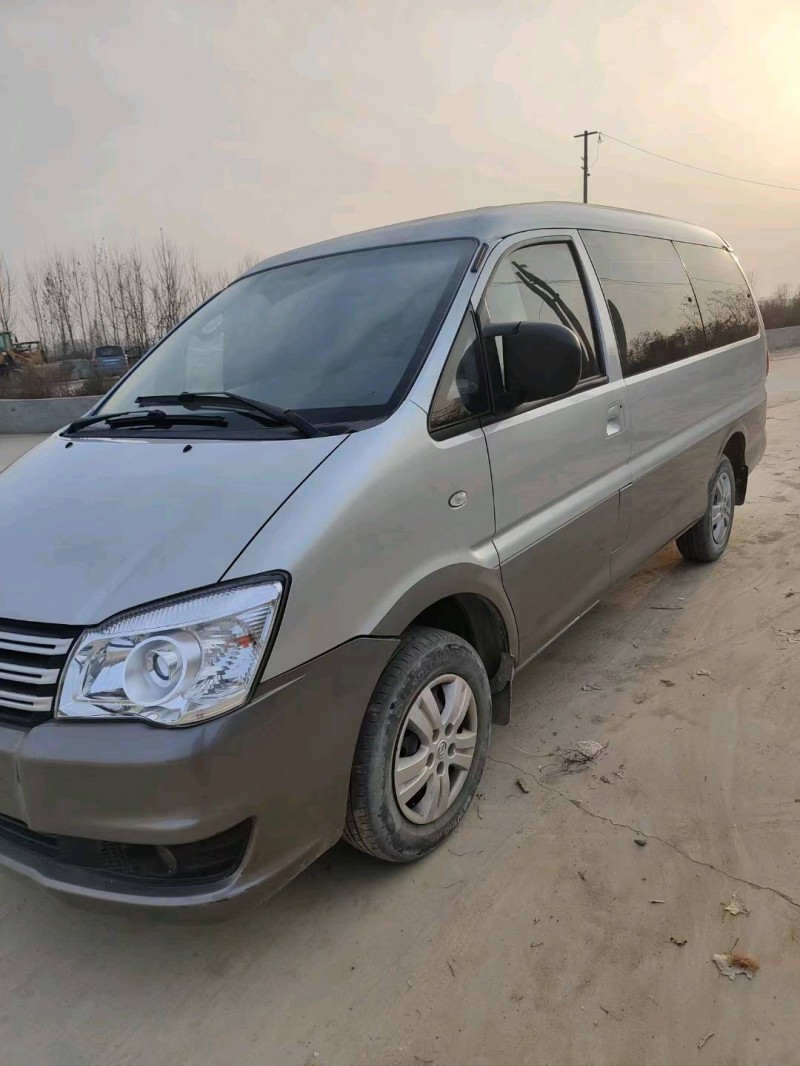 保定19年东风菱智3