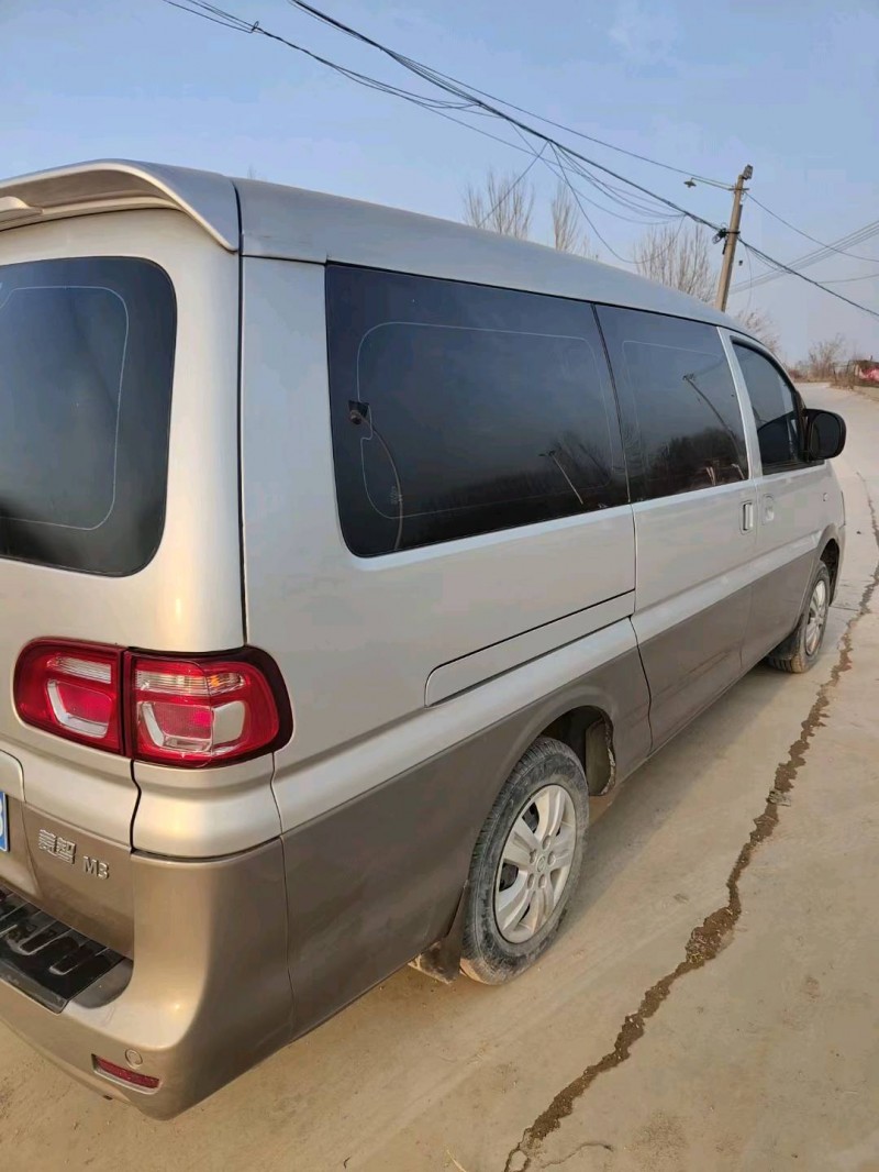 保定19年东风菱智4