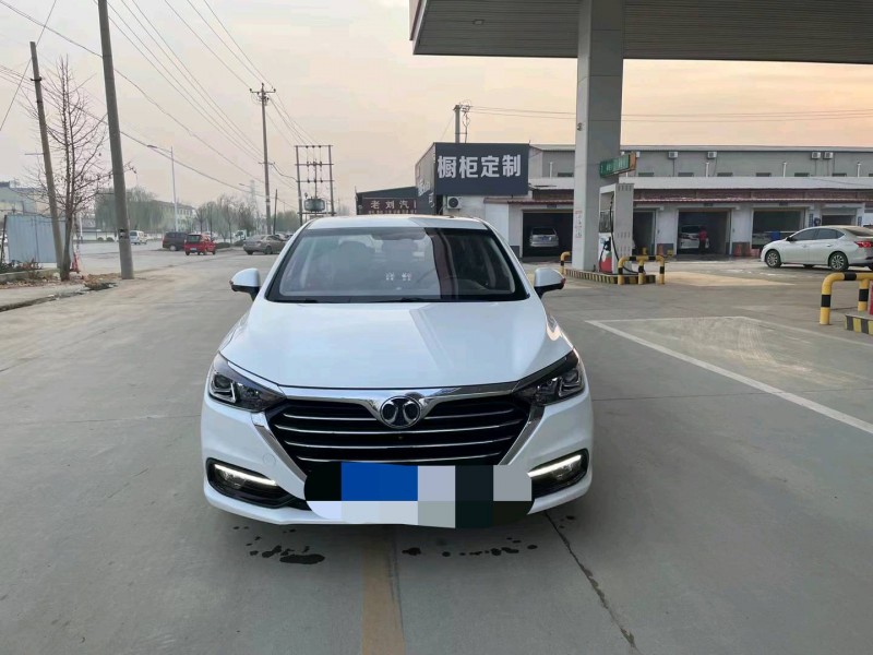 保定18年北汽绅宝D501