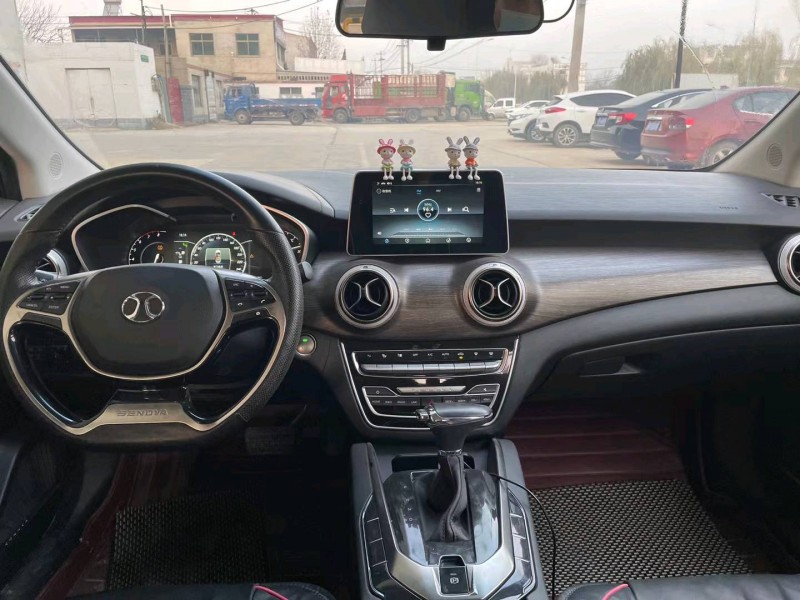 保定18年北汽绅宝D507