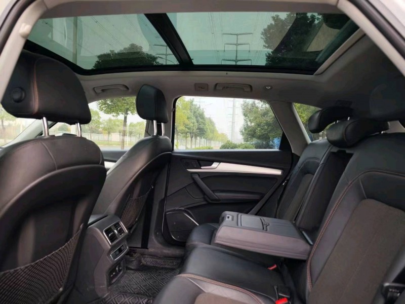 北京20年奥迪Q56