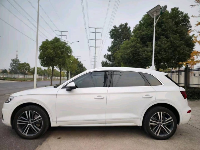 北京20年奥迪Q57