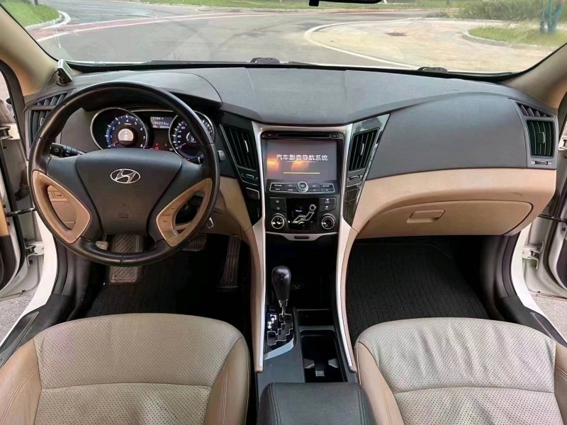 廊坊13年现代索纳塔八6