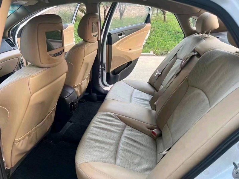 廊坊13年现代索纳塔八7