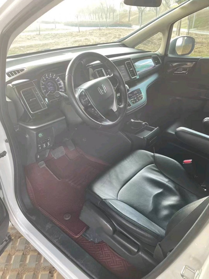 青岛18年本田艾力绅6