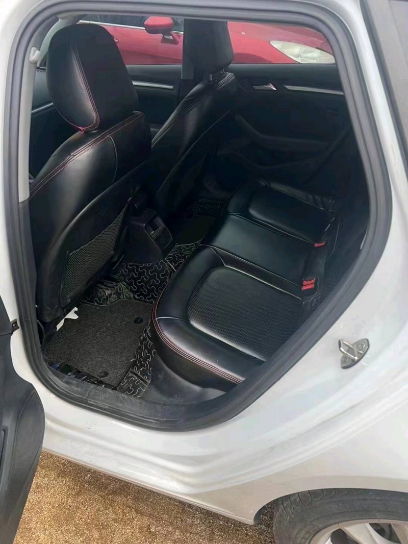 济宁19年奥迪A33