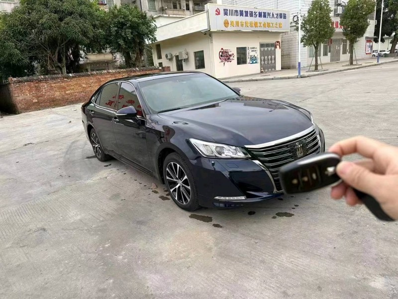 广州18年丰田皇冠1