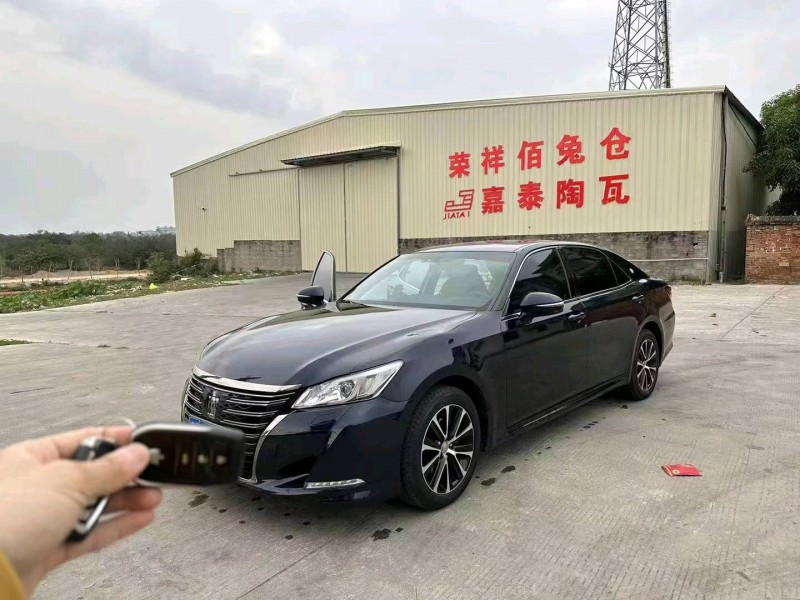 广州18年丰田皇冠2