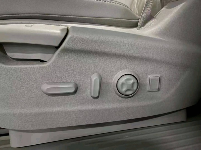 邯郸17年别克GL81